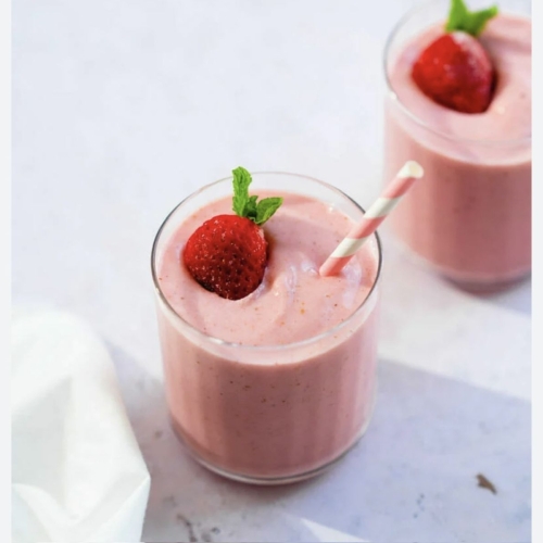 strawberry smoothie with strawberry gelato